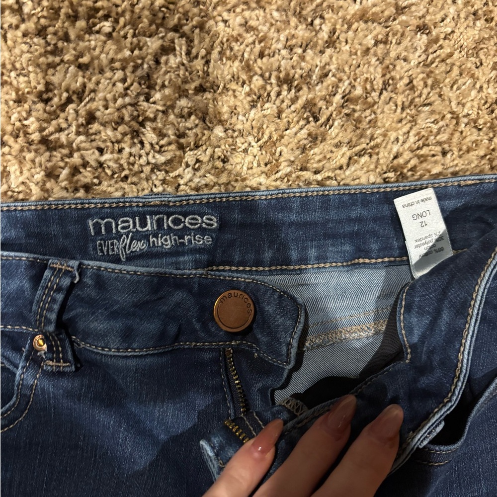 6 pairs of jeans for sale (4 Maurice’s, 1 universal thread, and 1 Denizen) - Picture 6 of 11
